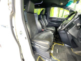運転席シート廻りは使用感も少なく、良好な状態となっています。丁寧に使われていたことがよくわかりますね。