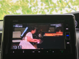 停車中にTVを楽しめる機能が搭載されています。長距離移動の休憩時などに、ニュースや番組をチェックできます。移動時間を有効活用しましょう。