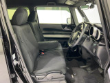 運転席も助手席も快適な空間が広がっております!!