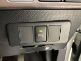 車庫入れなどの運転時、静止物の接近を表示とブザーでお知らせします。