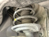 お車を安心してお乗りいただく為には、足回りの定期点検が欠かせません。サービスサポート(有償保証)では無料点検もご提供しており、安心のカーライフをお過ごしいただけるサポート体制が整っています。