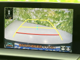 後方確認モニターは、駐車時の安全性を高め、狭い場所での運転をサポートします。