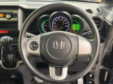 【ステアリングスイッチ】運転中、前方から目線をそらすことなく、オーディオ等の操作が可能な便利機能!安心&快適なドライブを演出してくれます♪