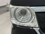 LEDヘッドライトは、点灯の瞬間から最大光量を発揮し、突然暗くなるトンネルなどでの安定感を高めます。