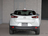 スタイリッシュなリヤビューもCX-3の人気の理由です。後方から見ても安定感の有る美しいフォルムが特徴です。内装の上質感も相まって、良い意味でコンパクトカーらしくないCX-3です★☆★☆