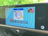 鮮やかな色彩と高画質で、様々な情報を分かりやすく表示。エンターテイメント機能も充実しており、長距離ドライブも飽きさせません。