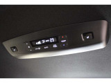 後席用オートエアコン付きで後ろの席も快適にお過ごしいただけます♪