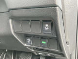VDC(ビークルダイナミックスコントロール)滑りやすい路面や障害物の緊急回避などでのハンドル操作で車両が横滑りしそうになると、自動的にブレーキ及びエンジンの出力を制御。車両の安定性を向上させます。