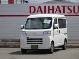 4WD!届出済未使用車!9inディスプレイオーディオ!フルセグTV!バックモニター!純正マット・純正ドアバイザー・スタッドレス・純正スチールホイール・荷室マット付!スマートアシスト!プッシュスタート!