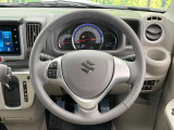 【純正革巻きステアリング】上質な革を使用することで、手にしっかり馴染みとても運転しやすいハンドルです♪