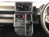 温度を設定すれば、自動で車内の温度管理をしてくれる優れものです♪ATミッションで運転楽々