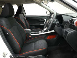 見通しのよいすっきりとした視界で、誰でも運転しやすいです。運転のしやすさは疲れにくさにも繋がりますよ♪
