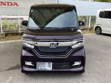 お客様に安全で快適なカーライフをお送りいただくために、中古車にも高いレベルの品質基準を設け、その基準に従って、全ての中古車について納車前整備を実施しています。