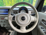 インテリアに合わせたデザインのステアリングは、運転される方のことも考え、運転しやすい形状、大きさです。是非一度、実際に触ってお確かめください。