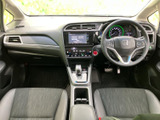 開放感のある室内空間。ドライバー視点からの眺望も良好で、運転に集中できます。快適なドライブをサポートします。