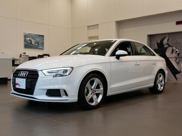 A3セダン 1.4 TFSI スポーツ