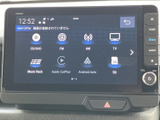 CD/DVDやラジオ、さらにスマートフォンとの連携も可能。お好みの音楽やコンテンツを車内で楽しめます。長距離ドライブも快適に。