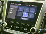 AM/FMはもちろん、Bluetooth接続やCD再生など多彩なソースに対応。お好みの音楽で快適なドライブをお楽しみいただけます。