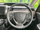 【純正革巻きステアリング】上質な革を使用することで、手にしっかり馴染みとても運転しやすいハンドルです♪