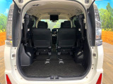 普段のお買い物や通勤、送迎等に十分な荷室スペースを確保しております。セカンドシートを倒すと、大きな荷物の積載も可能です♪