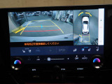 バックカメラ付きで運転が苦手な方の車庫入れもラクラクです。後方の死角部分がモニターに映し出されるので安全性もアップ!