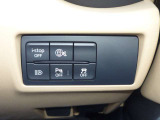 【パーキングセンサー】障害物などが車両に近づいた際に、音と画面表示にてお知らせしてくれます。警告音も段階的に鳴ってくれるので、どのくらいの近さなのか感覚的に察知することが出来ます♪