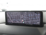 マツダコネクトの10.25インチワイドセンターディスプレイです。『Android Auto』『Apple CarPlay』や独自のコネクテッドサービスに対応したインターフェイスシステムです。
