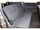 4名乗車時の後席シート