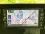 目的地へのナビゲーションがスムーズに行えます。高精細な地図表示で、初めての道でも安心。運転をサポートする頼もしい機能です。