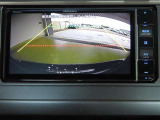 バックカメラが付いているので後方確認が非常にしやすいです。今や運転初心者も熟練者も必須装備!ついていて損はないですね♪