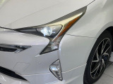【LEDヘッドライト】悪天候や夜間走行時も良好な視界を確保し安心して運転できる高輝度LEDヘッドライトを装備!点灯速度が早く、消費電力も抑えられています。