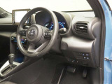 運転席の様子です。見通しの良いすっきりとした内装で運転しやすい空間となっております!
