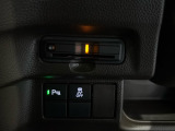 有料道路のレーン通過に便利なETC2.0車載器を装着しています。ご利用にはセットアップが必要となります。