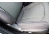 乗り降りする機会が多く痛みの出やすい運転席シートのサイド・座面部のアップ写真、ご検討の際の参考にしてください
