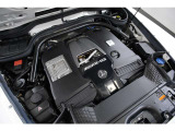 4.0L V型8気筒DOHCツインターボ、585ps/86.7kgm、全長&times;全幅&times;全高mm 4665&times;1985&times;1975mm、車両重量 2530kg