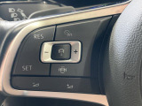 ◆クルーズコントロールにレーダーセンサーを組み合わせ、先行車を測定し設定されたスピードを上限に自動で加減速を行います。一定の車間距離を維持することで、長距離走行でのドライバーの疲労を低減させます。