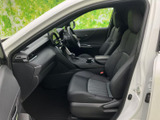運転しやすい配置の操作系は、直感的に操作できます。上質な素材と落ち着いた色調が、快適なドライブをサポート。安心感を与えます。