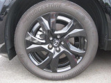 225/55R19(ブラックメタリック塗装)純正アルミホイールになります。
