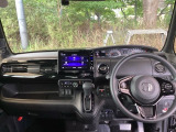 フロントガラスが大きく、ワイドな視界で運転もしやすくなるように、設計されています。