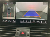 バックカメラと前後のバンパーセンサーで駐車時も安心です。