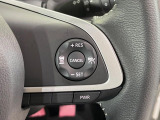 【レーダークルーズコントロール】高速道路での長距離走行が楽に!!自動で速度を保つクルーズコントロールが、衝突軽減システムと連携し、前方の車両を感知して車間を保つように速度調節してくれます!!