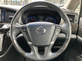 握りやすいステアリングで、快適な運転操作をサポート。操作性が高く、運転がより楽しくなります。スムーズなハンドリングを実現します。