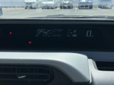 視認性の高いメーター類は、運転に必要な情報を的確にドライバーへ伝えます。走行状況を常に把握し、安全運転をサポートします。
