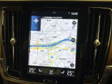 【9インチタッチスクリーン純正HDDナビ】「Apple Car Play」「Android Auto」対応のボルボ先進ナビゲーション「SENSUS」。最新地図データへ無料更新してお渡しします。