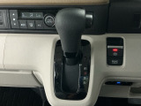 オートマチックシフトレバーは、手になじみ操作しやすい形状で安全運転にもつながります♪