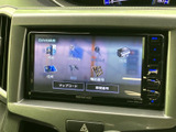 様々な情報を表示できるモニターで、運転のサポートや快適性を高めます。視認性に優れた画面で、安全運転を支援します。