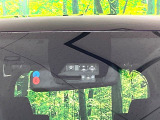 【トヨタセーフティセンス】走行中に前方の車両等を認識し、衝突しそうな時は警報とブレーキで衝突回避と被害軽減をアシスト。より安全にドライブをお楽しみいただけます。