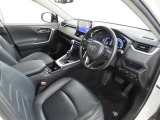 シンプルで使いやすいデザインの運転席です。