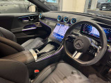 メルセデス・ベンツの定める厳しい基準をクリアしたお車のみをご案内させて頂きます。納車前整備はメーカー規定に基づき100項目以上にも及ぶ点検を熟練のメカニックによって行いご納車させて頂きます。