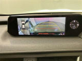 【パノラミックビュー&バックビュー】駐車時の安全確認をする為に車両上方からの映像と後方カメラからのを同時に表示しバックガイドも付いているのでバックの苦手な方でも安心して運転出来ますよ。